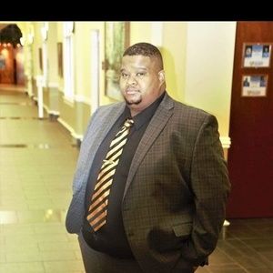 Meet your Posher, Emmanuel